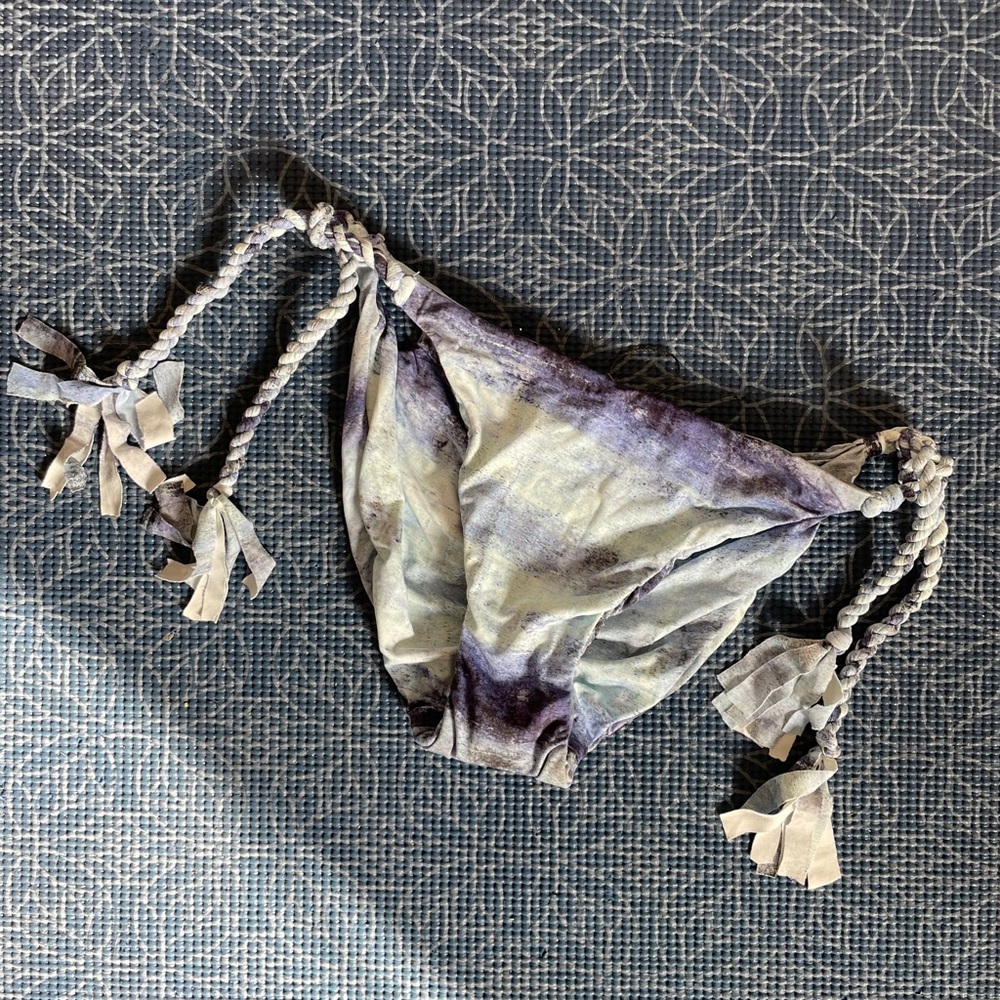 NWT Despi side tie scrunched bikini bottoms